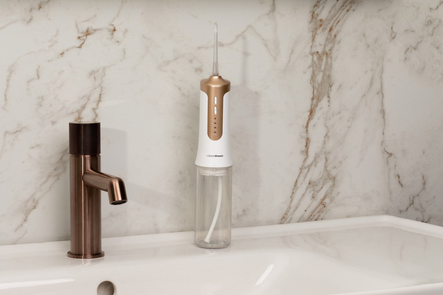 Il filo d'acqua del torrente sonico